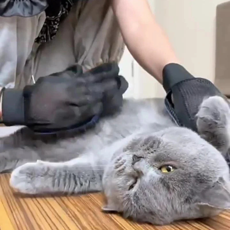 Gentle Deshedding Silicone Pet Grooming Glove – for Cats & Dogs
